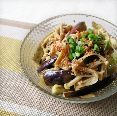 レンジで簡単！エノキとナスの中華風サラダの写真