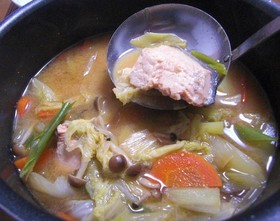 ☆鮭の味噌鍋☆~石狩鍋~