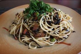 リメイク♪ひじきの煮物の梅しそパスタ