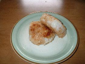 石焼鍋で作る焼きおにぎり☆