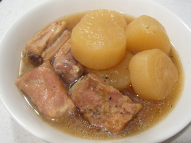 スペアリブと大根煮
