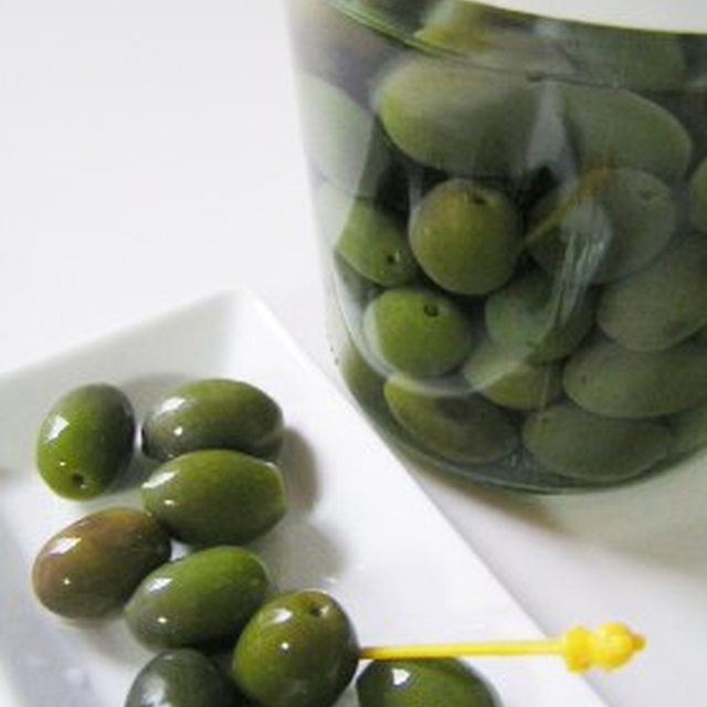 オリーブの実の処理方法 塩漬け保存 レシピ 作り方 By Uronn クックパッド 簡単おいしいみんなのレシピが375万品