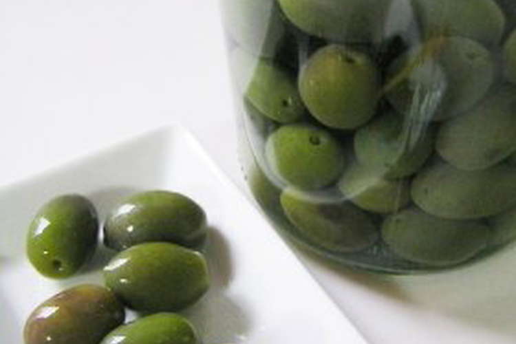 オリーブの実の処理方法 塩漬け保存 レシピ 作り方 By Uronn クックパッド 簡単おいしいみんなのレシピが365万品