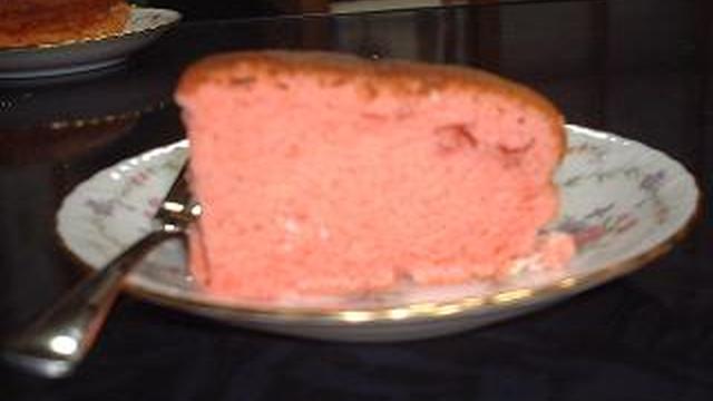 かわいらしいピンクのいちごスポンジケーキ レシピ 作り方 By ピンクのわたがし クックパッド 簡単おいしいみんなのレシピが365万品