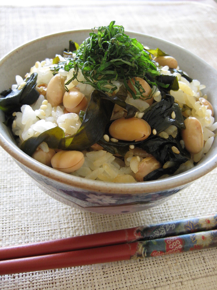 わかめと大豆の混ぜご飯の画像