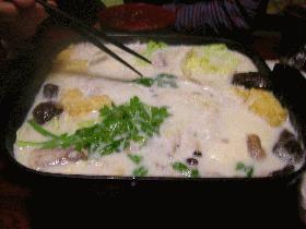 湯葉も楽しい豆乳鍋!