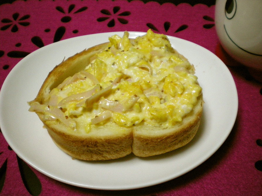 スクランブルエッグトースト♡がっつりな朝の画像