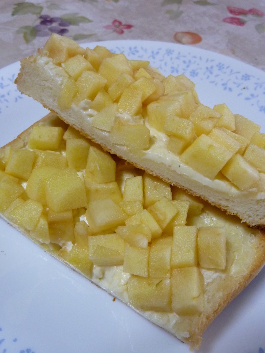 朝食に◇林檎とクリームチーズのトースト◇の画像