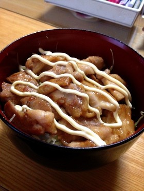 ランチに簡単!てりやきチキンマヨネーズ丼