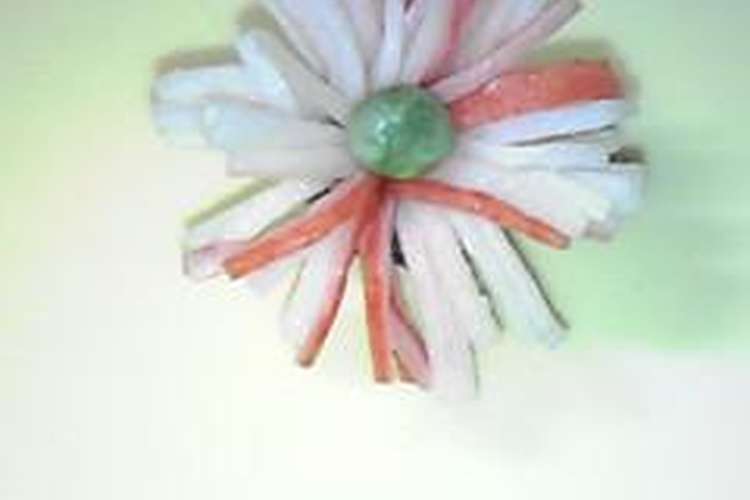 お弁当の彩りに 菊花カニカマ レシピ 作り方 By み ころん クックパッド 簡単おいしいみんなのレシピが357万品