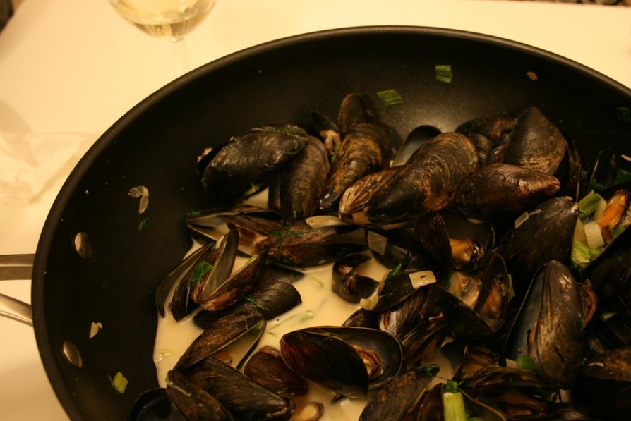 ムール貝のトマトとガーリックスープ蒸しのレシピ