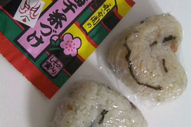永谷園 お茶漬けの素で簡単 おにぎり レシピ 作り方 By はんぺん クックパッド 簡単おいしいみんなのレシピが350万品