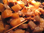 牛すじ肉と大根と蒟蒻のどて焼きの写真