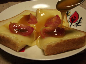 甘くてしょっぱい「チーズハニートースト」の画像