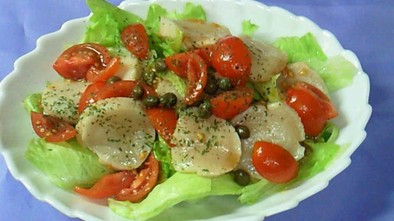 帆立とトマトのカルパッチョ　バルサミコ味の写真