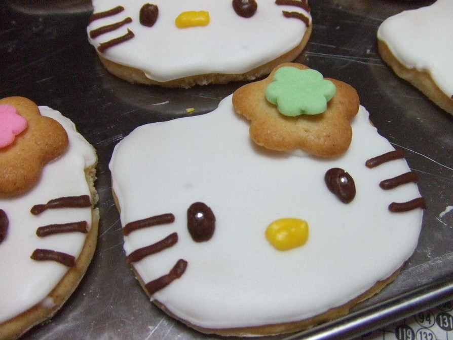 プレゼントに★キティのアイシングクッキーの画像