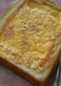 簡単美味♡卵＆ハム＆チーズくりぬき食パン