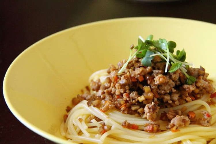 ごぼうとひき肉のピリ辛パスタ レシピ 作り方 By Cureo クックパッド 簡単おいしいみんなのレシピが352万品