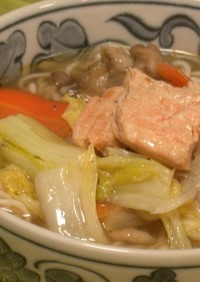 秋鮭の黒コショウ炒めのせタン麺