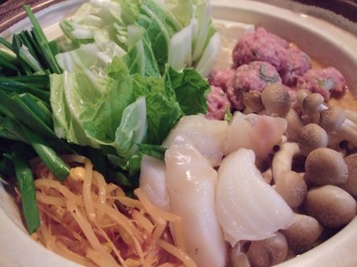 鱈と肉団子の味噌キムチ鍋の写真