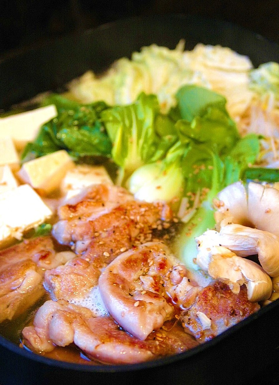 焼き鶏の中華風パイタンスープ鍋の画像