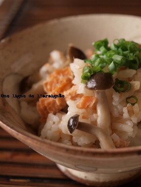 生鮭としめじのバター入り炊き込みご飯。