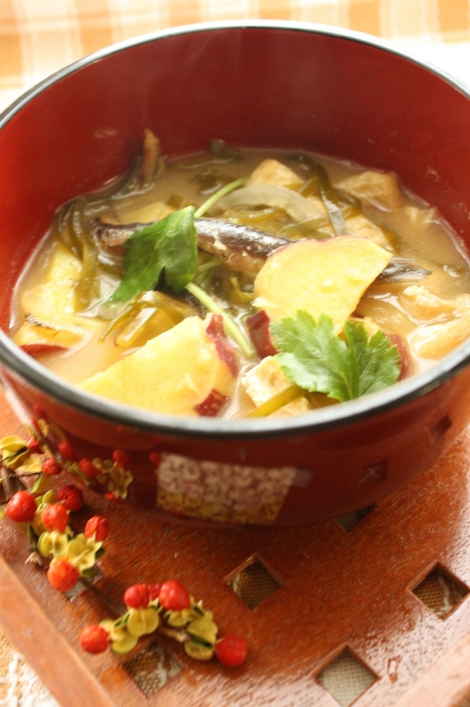 さつま芋と切り昆布✿お味噌汁の画像