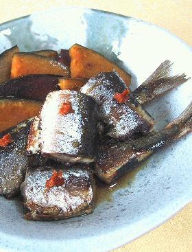 丸干し鰯と南瓜のピリ辛ポン酢風味。