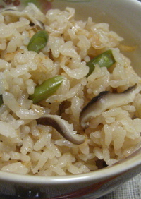 桜海老と椎茸の炊き込みご飯