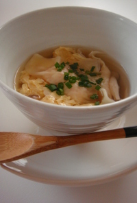あご出汁で作る海老ワンタン和風スープ