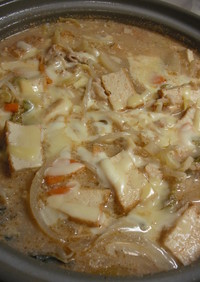 豚と厚揚げのゴマ味噌ミルクチーズ鍋