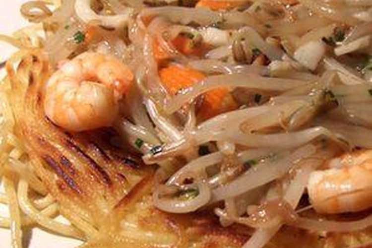 パスタで かた焼きそばのおいしい焼き方 レシピ 作り方 By 庭乃桃 クックパッド 簡単おいしいみんなのレシピが360万品