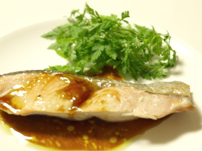 鮭のキャラメルビネガーソースの写真