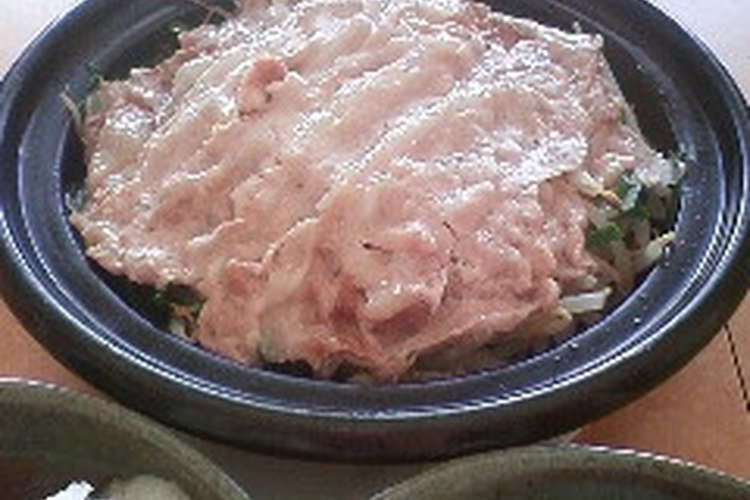 タジン鍋で 豚にらもやしの蒸し鍋 レシピ 作り方 By Ushigara クックパッド 簡単おいしいみんなのレシピが352万品