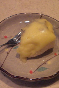 チーズ＋〇〇（写真は三角蒸しパン）