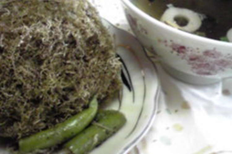 富山の味 とろろ昆布おにぎり おまけ付 レシピ 作り方 By ｍｉhｏ クックパッド 簡単おいしいみんなのレシピが355万品