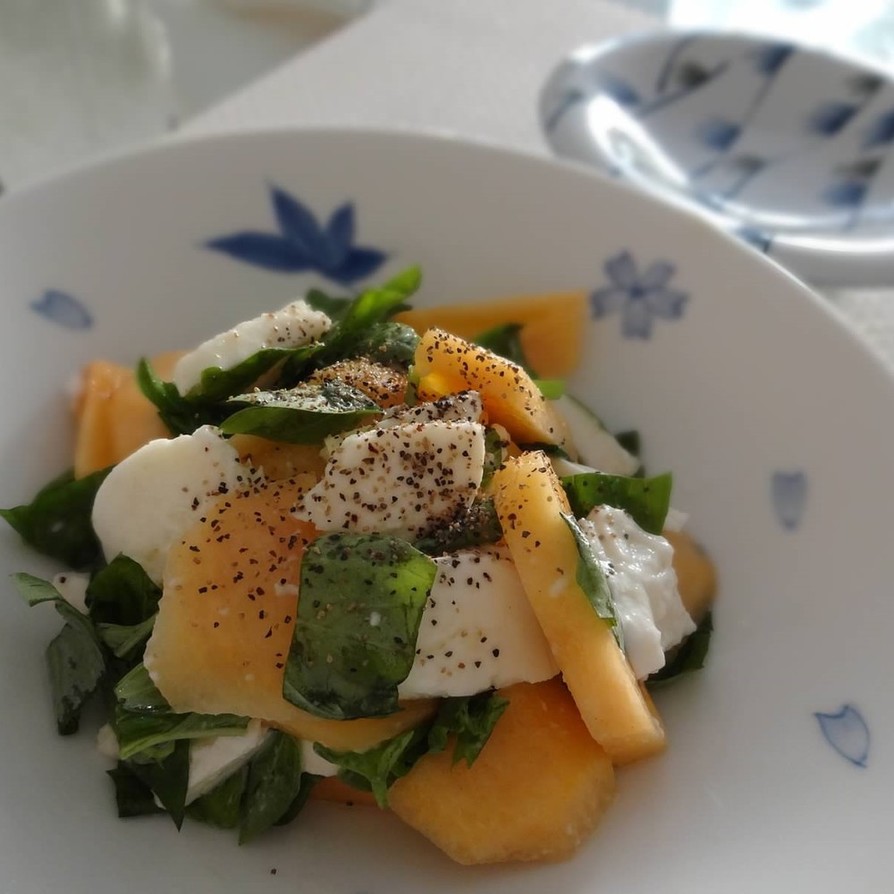 和食に合う♡柿とモッツァレラのサラダの画像