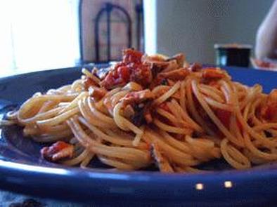 きのことツナのスパゲッティの写真