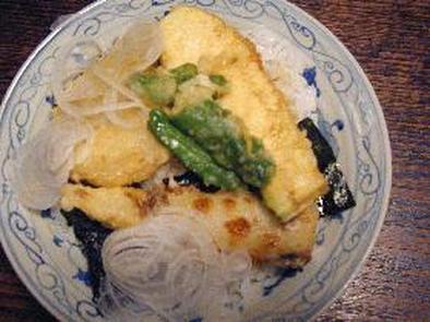 野菜天ぷら。のり弁　どんぶりの写真