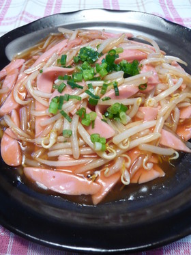 簡単✿もやしと魚肉ソーセージの甘酢あん
