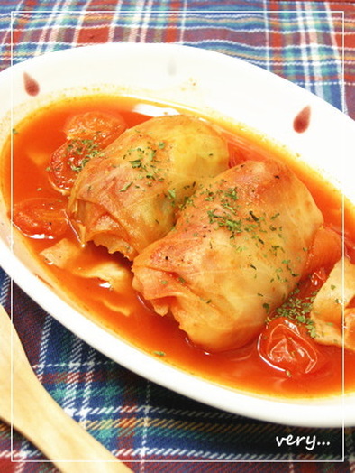 トマトスープで煮込んだロールキャベツ♡の写真