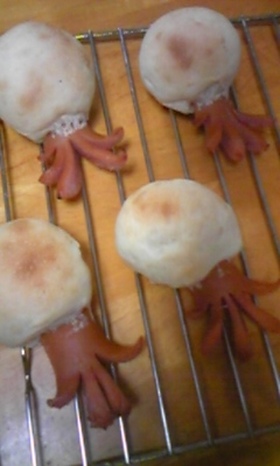 たこさんウインナー星人？パン！