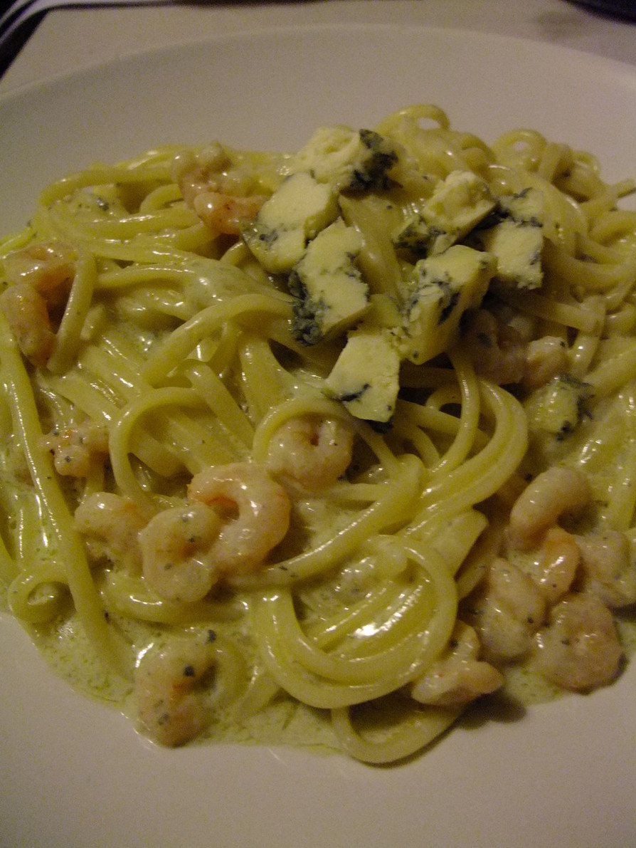 エビ入り　ブルーチーズのクリームパスタ