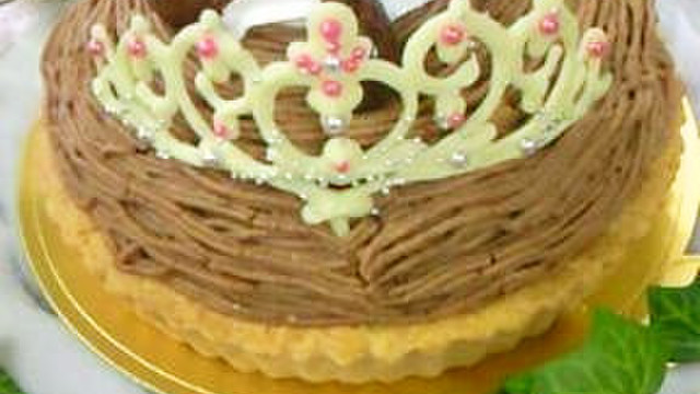 ケーキに豪華な飾りを ティアラ レシピ 作り方 By リン クックパッド 簡単おいしいみんなのレシピが373万品