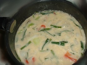 タイ風ココナッツミルクスープの画像