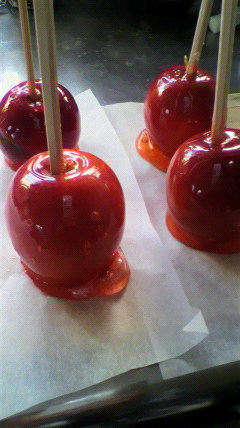 りんご飴の画像