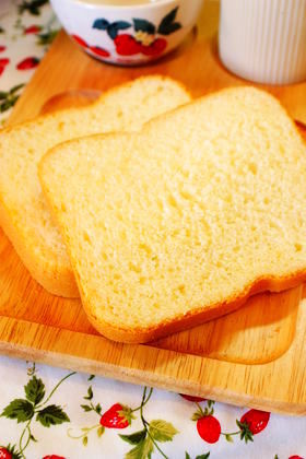 HB＊薄力粉100%のミルク食パンの画像