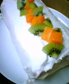 ふわふわっと優しい★フルーツロールケーキ