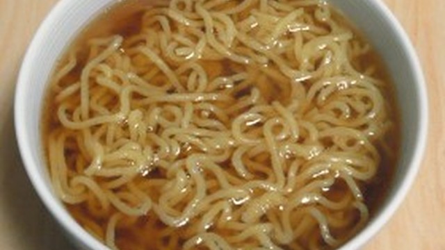 お湯で溶かすだけ 簡単醤油ラーメンスープ レシピ 作り方 By ミツロウ クックパッド 簡単おいしいみんなのレシピが355万品