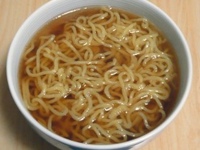 お湯で溶かすだけ 簡単醤油ラーメンスープ レシピ 作り方 By ミツロウ クックパッド 簡単おいしいみんなのレシピが354万品